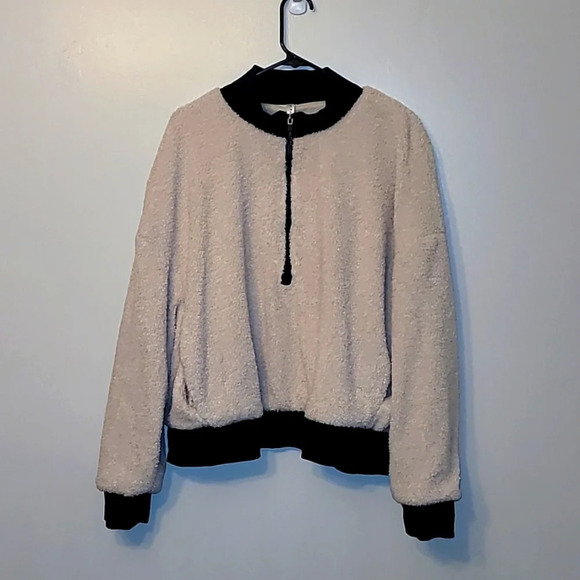 Fabletics Women's XXL pullover sweater fuzzy cozy comfy cream white LOT F14 - Picture 1 of 4